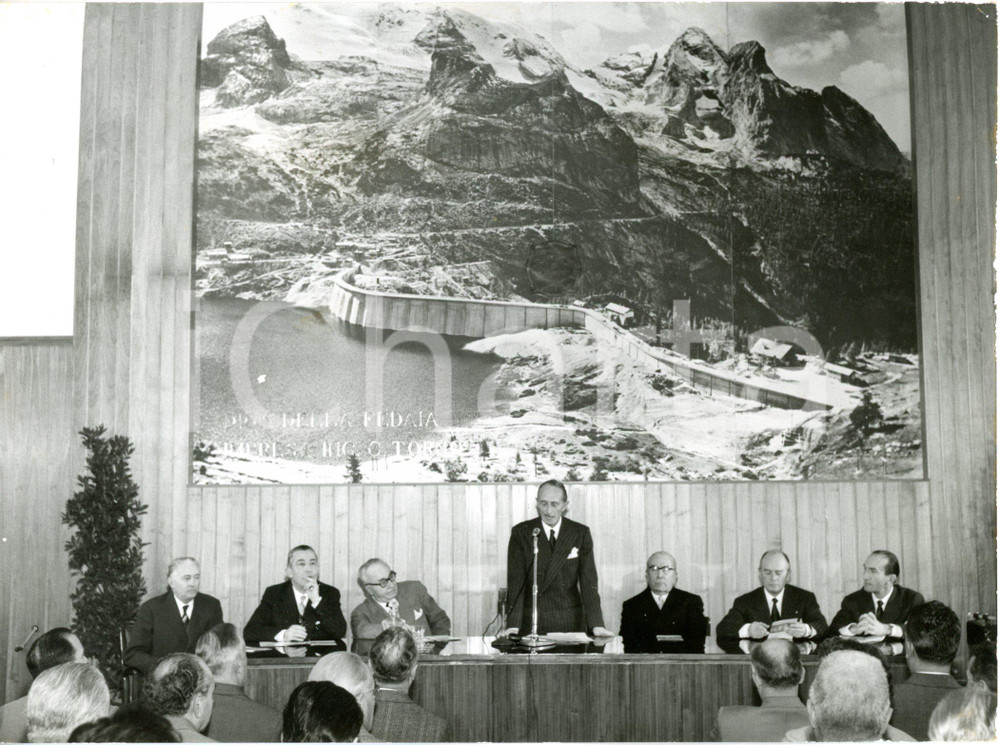 1958 MILANO Ezio VIGORELLI e Virgilio FERRARI inaugurano convitto di Via Paravia