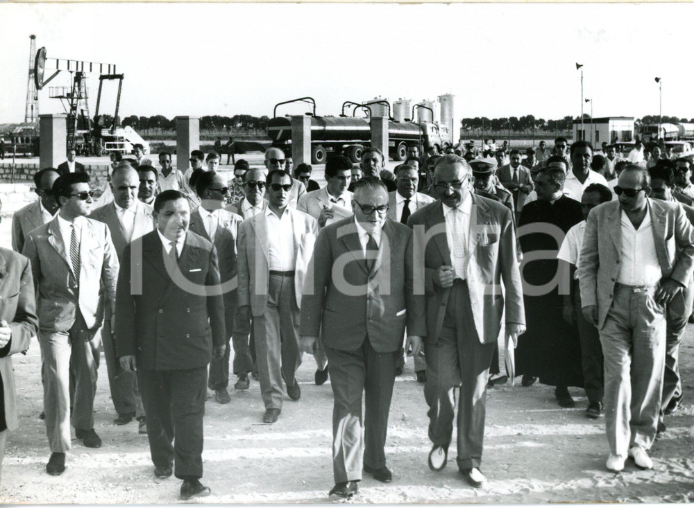 1957 GELA Antonio GAVA e Salvatore ALDISIO visitano i pozzi petroliferi AGIP