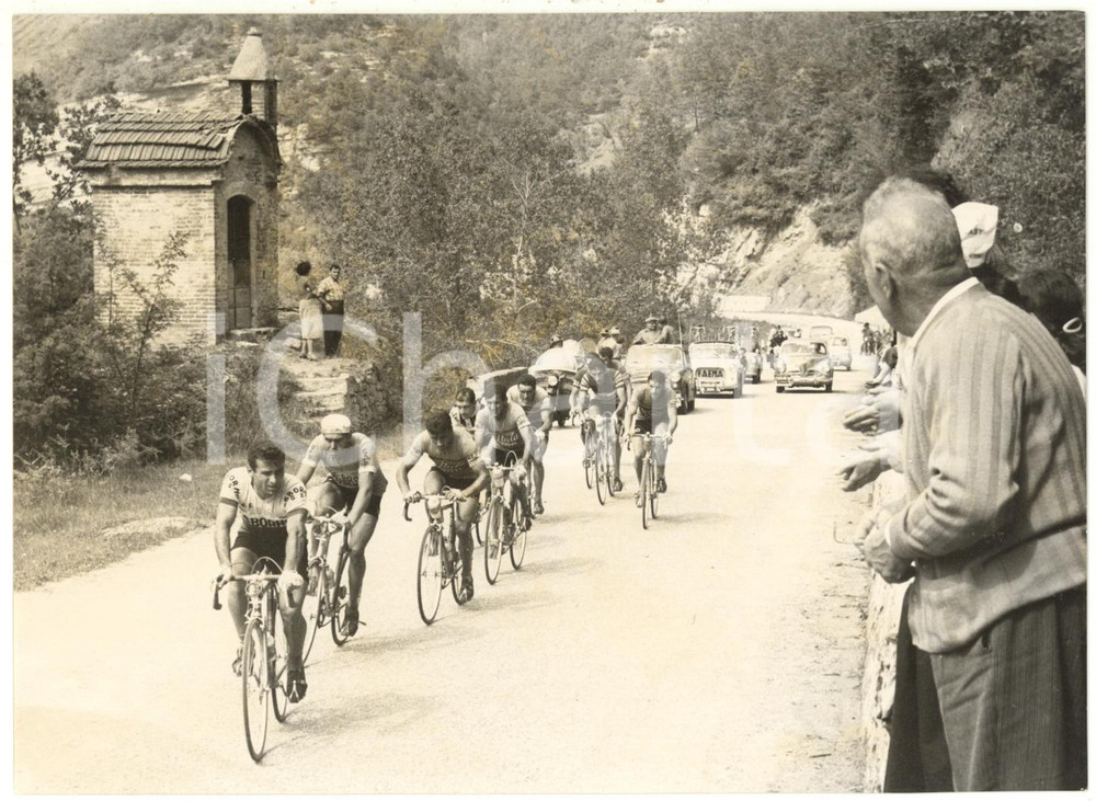 1958 CICLISMO - GIRO D'ITALIA Tappa TORINO-MONDOVÌ - I corridori sulla Pedaggera