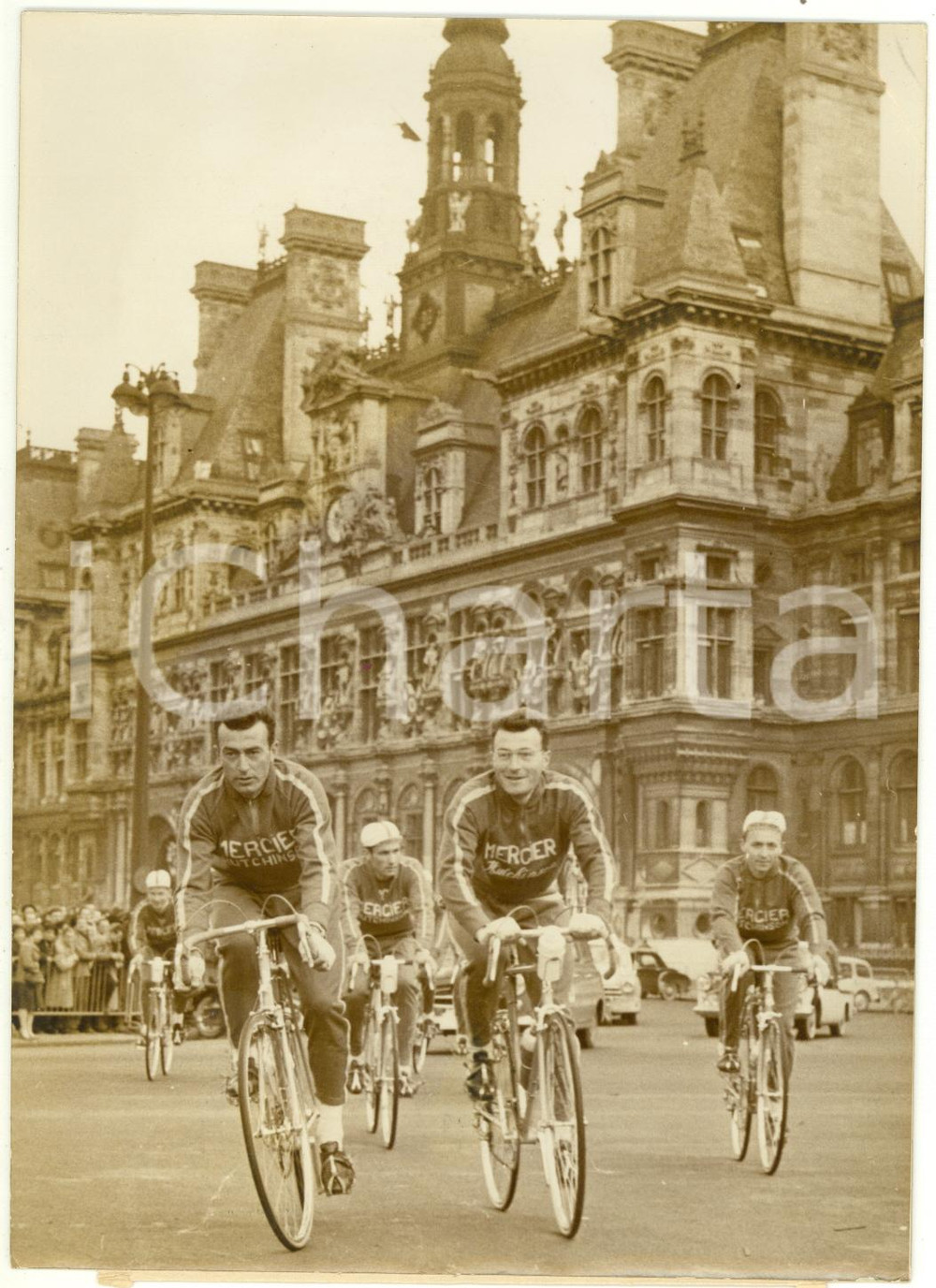 1959 PARIS CYCLING Start of the PARIS-NICE-ROME race - Louison and Jean  BOBET