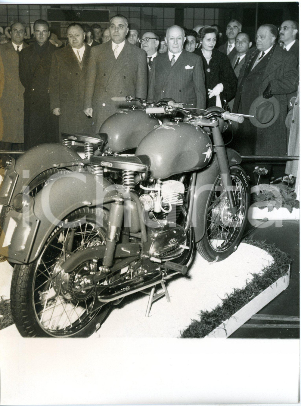 1954 MILANO Mostra Ciclo e Motociclo - Bernardo MATTARELLA allo stand MV AGUSTA