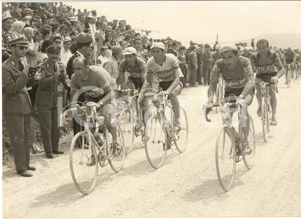 1956 CICLISMO GIRO D'ITALIA Fiorenzo MAGNI al Passo del Pellizzone *Foto