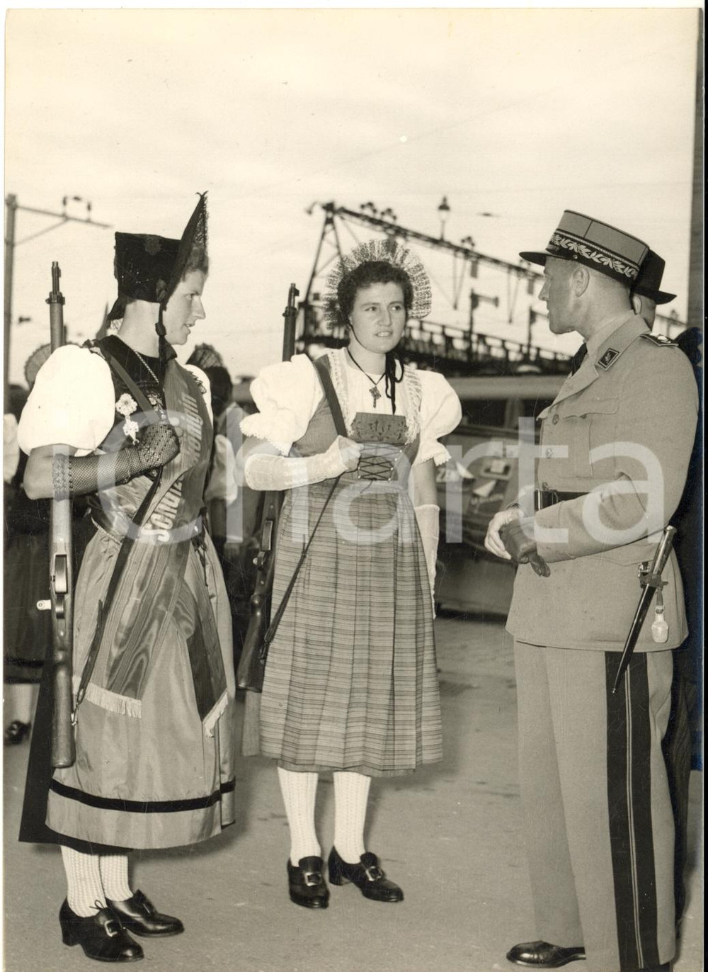 1955 ca LAUSANNE Schützenfest - Der Skiweltmeisterin Ida BIERI-SCHOPFER *Photo