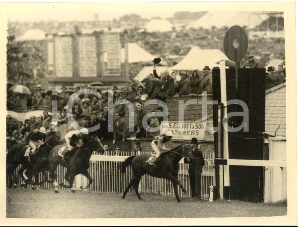 1956 EPSOM DERBY The finish - LAVANDIN ridden by W. R. JOHNSTONE wins *Photo