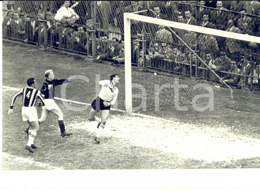 1957 CALCIO MILAN-JUVENTUS 4-1 Goal di Per BREDESEN - Foto 18x13 cm