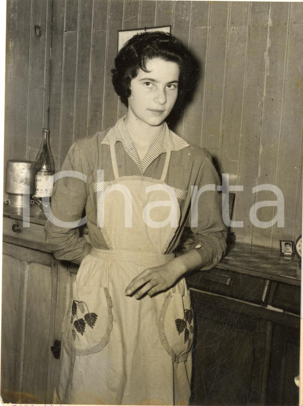 1956 PARIS La jeune Jacqueline LINARD sauvée des flammes par son institutrice