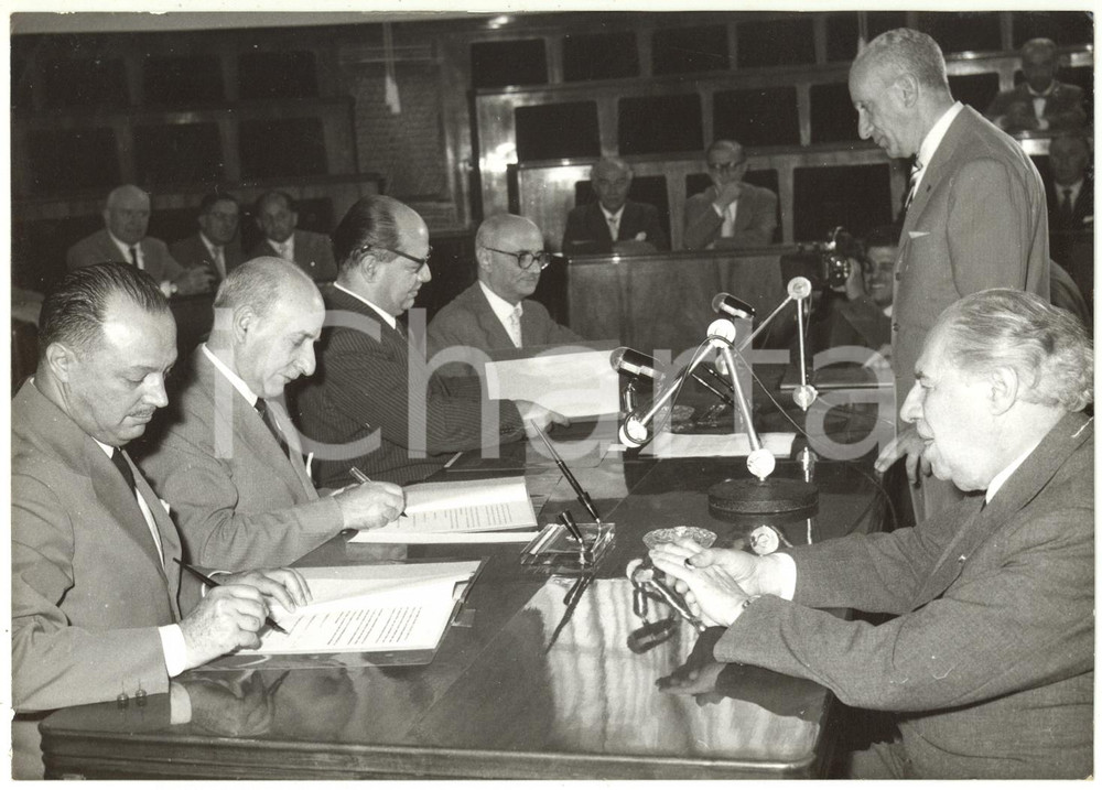 1957 ROMA Firma Convenzione Villaggio Olimpico - Umberto TUPINI Giulio ONESTI