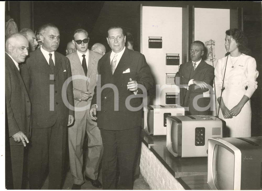 1957 MILANO Mostra Radio Televisione - Bernardo MATTARELLA allo stand PHONOLA