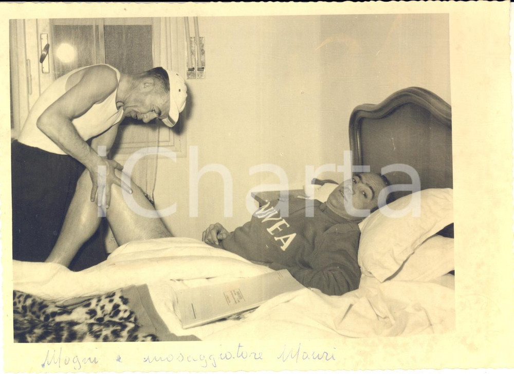 1955 ca CICLISMO ALASSIO Fiorenzo MAGNI con il massaggiatore MAURI *Foto