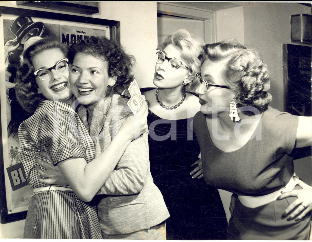 1955 ca MUNICH "Marylin Monroe" Competition - Anne ROGER with Renate MANNHARDT