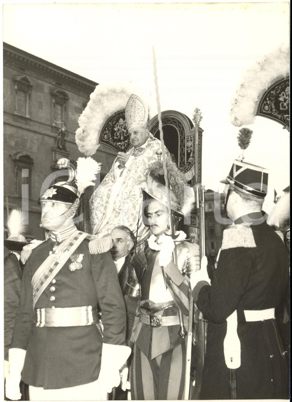 1960 ca ROMA Passaggo di papa Giovanni XXIII in sedia gestatoria (1) *Foto