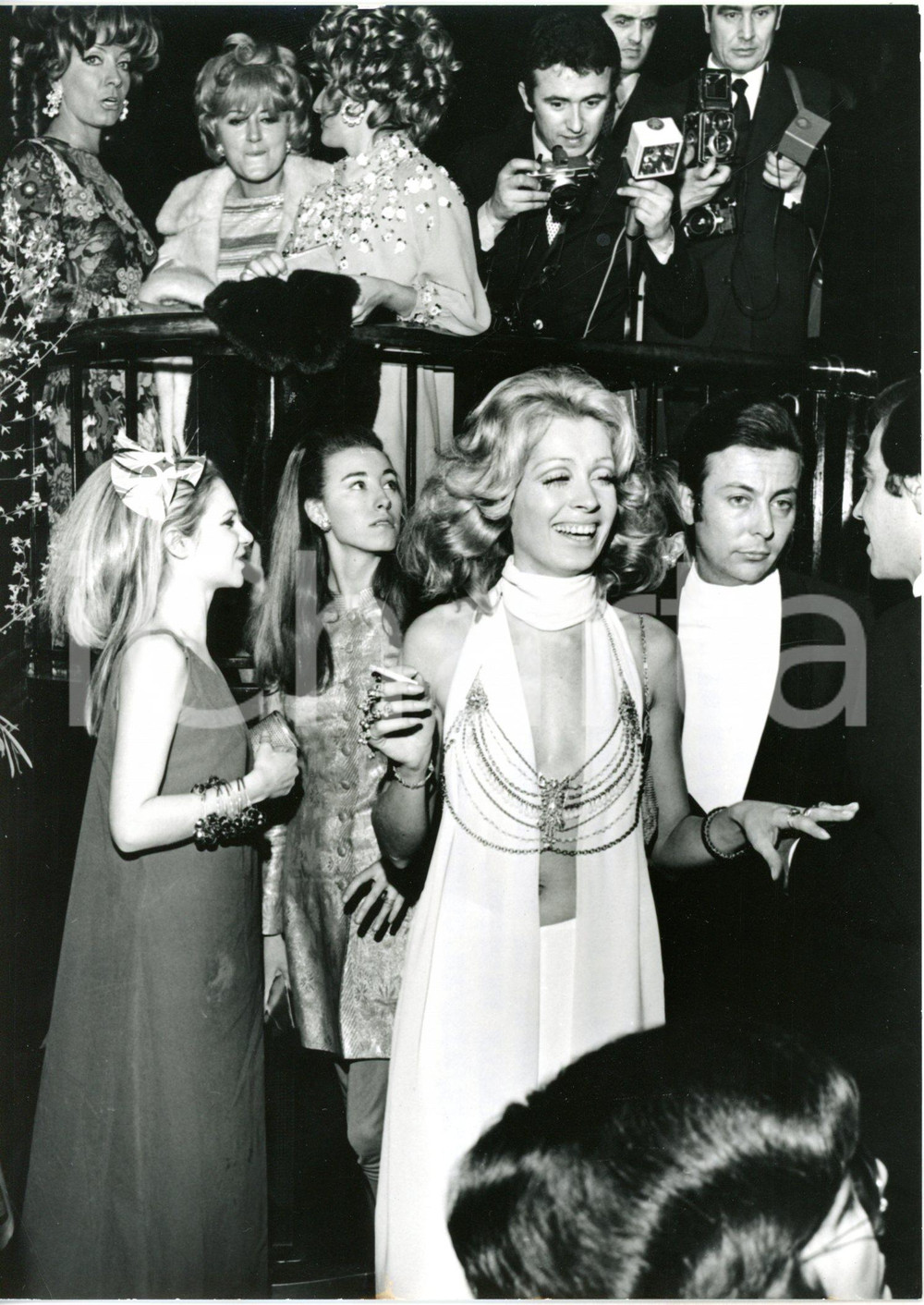 1968 MILANO Presentazione film "I Giovani Tigri" - Isa STOPPI alla festa *Foto 