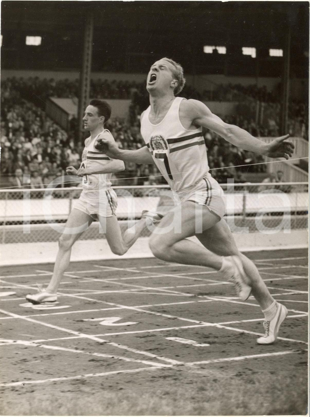 1960 LONDON British Games - 200 Metres - David JONES beats Peter RADFORD Photo