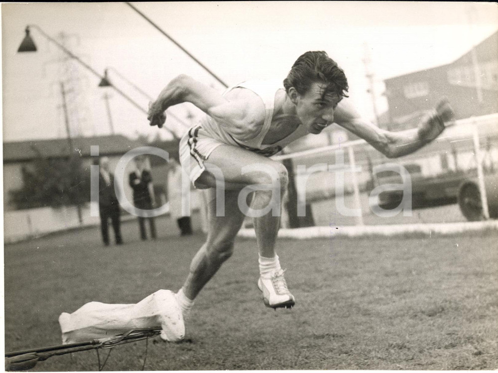 1960 WOLVERHAMPTON Peter RADFORD during a training session with electric hare