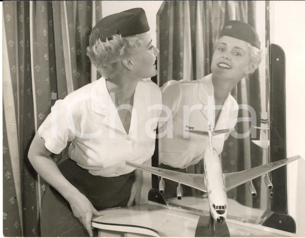 1958 LONDON TWA hostess Joan WILLIAMS showing hair style created by John HENRY