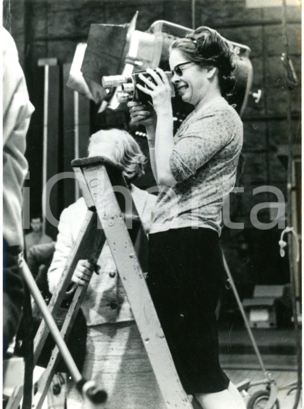 1966 LONDON "A Countess from Hong Kong" - Oona O'NEILL riprende Charlie CHAPLIN