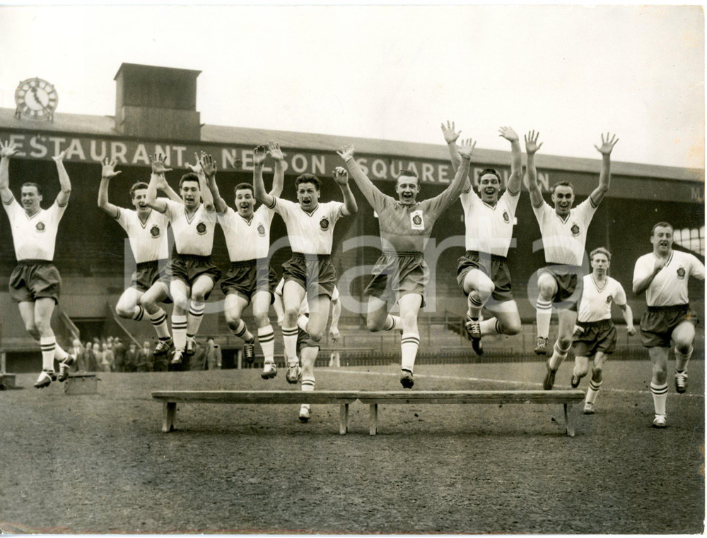 1958 LONDON Wembley FOOTBALL FA Cup Final - Bolton Wanderers during "war dance"