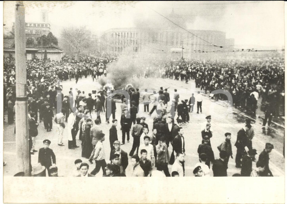 1960 SEUL (SOUTH KOREA) Rivoluzione d'Aprile - Incidenti al corteo studentesco