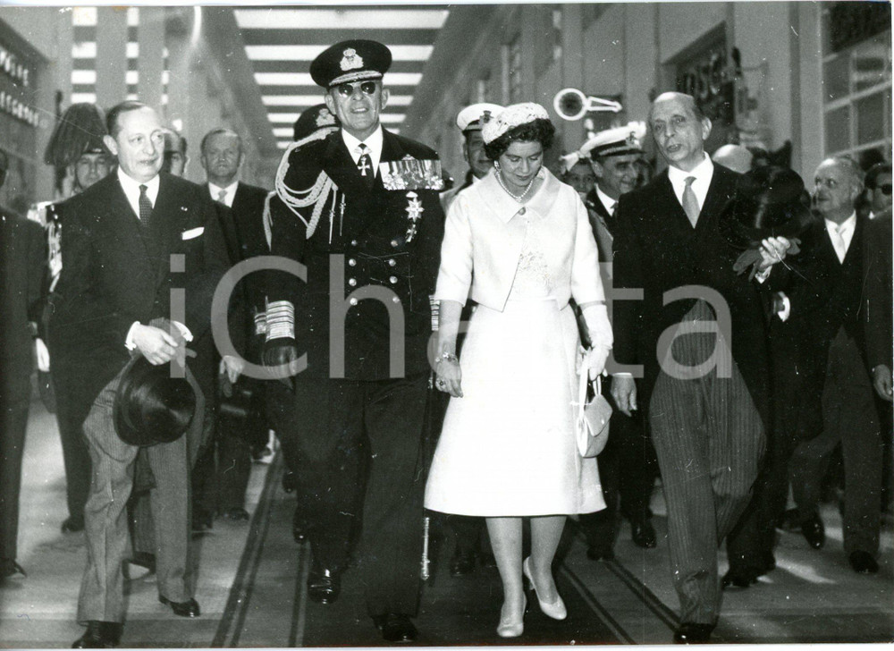 1959 NAPOLI Arrivo di re Paolo di Grecia con la moglie Federica di HANNOVER