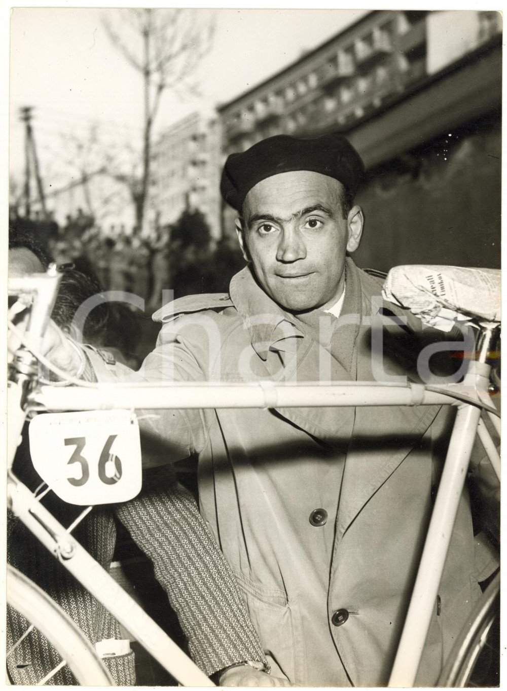 1953 MILANO - CICLISMO Gara MILANO-SANREMO - Fiorenzo MAGNI alla punzonatura