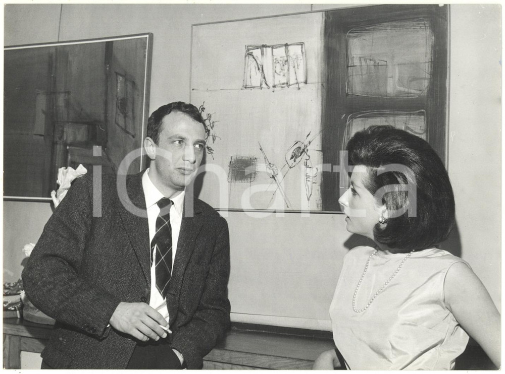 1964 MILANO Giancarlo OSSOLA alla sua personale con Gabriella SPADARI *Foto