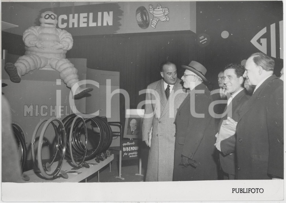 1953 TORINO Mostra Ciclo - Giovanni CARCATERRA Amedeo PEYRON allo stand MICHELIN