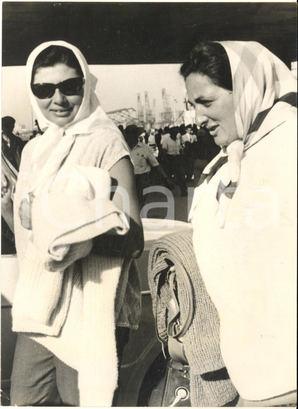 1962 ATHENS Princess Soraya of Iran with her friend NIKOLAIDIS *Photo 13x18 cm