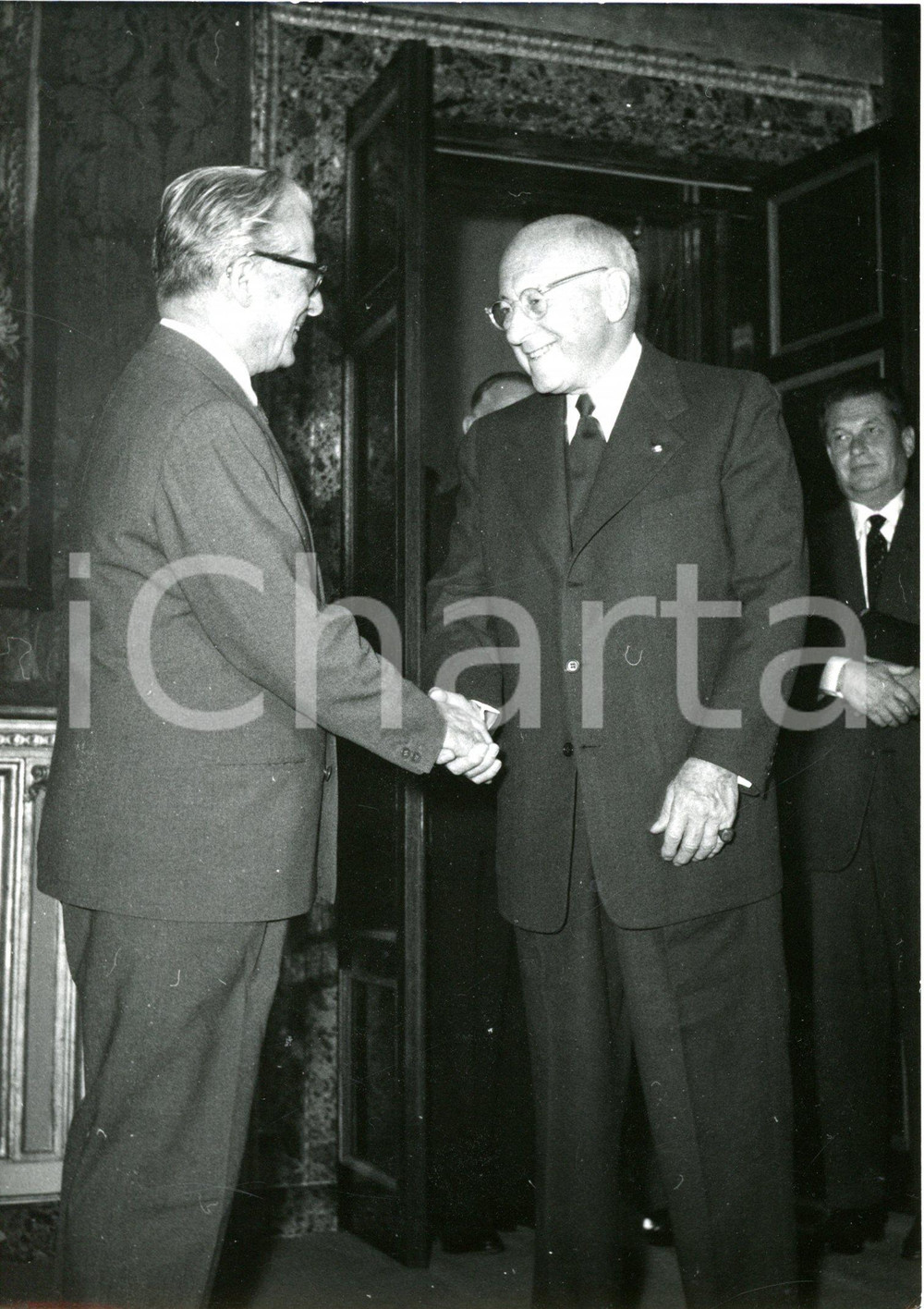1958 ROMA Presidente Giovanni GRONCHI riceve il regista Cecil B. DeMILLE Foto
