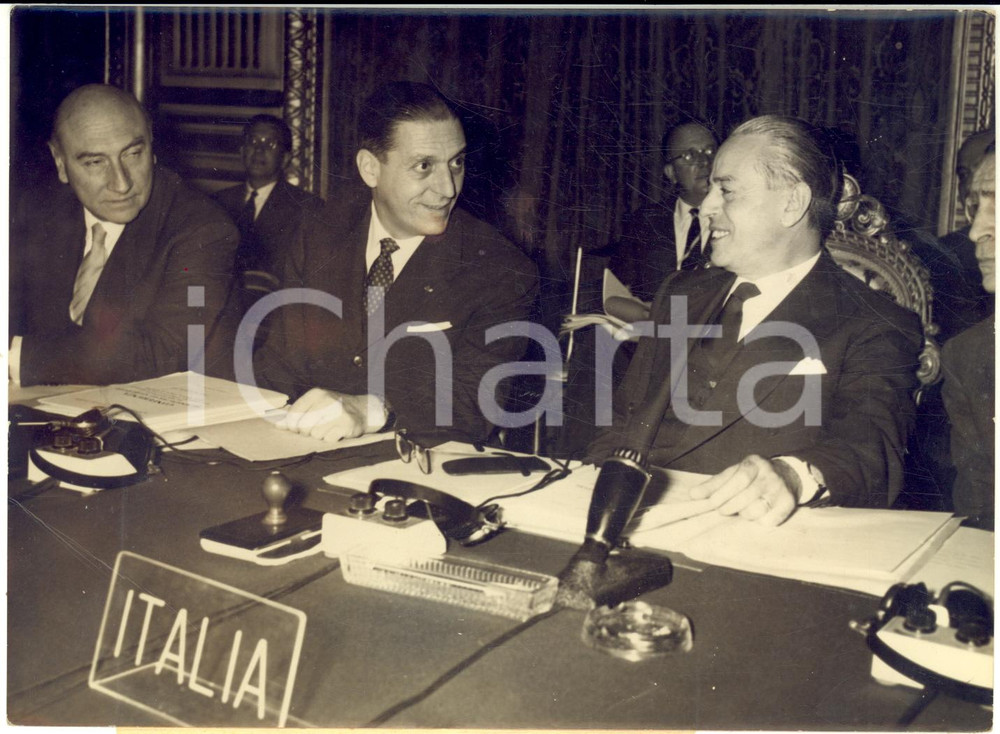 1956 PARIS Conferenza EURATOM - Gaetano MARTINO con i delegati italiani *Foto