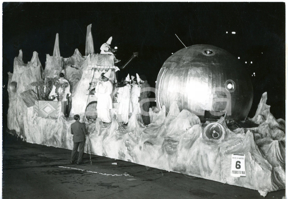 1959 NAPOLI Festa di Piedigrotta - Sfilata carri allegorici con Pulcinella *Foto