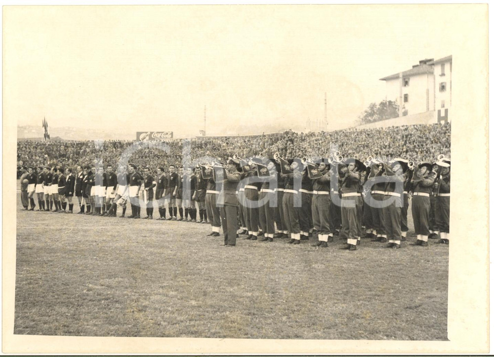 1954 TRIESTE ITALIANA - Fanfara dei bersaglieri prima di una partita di calcio