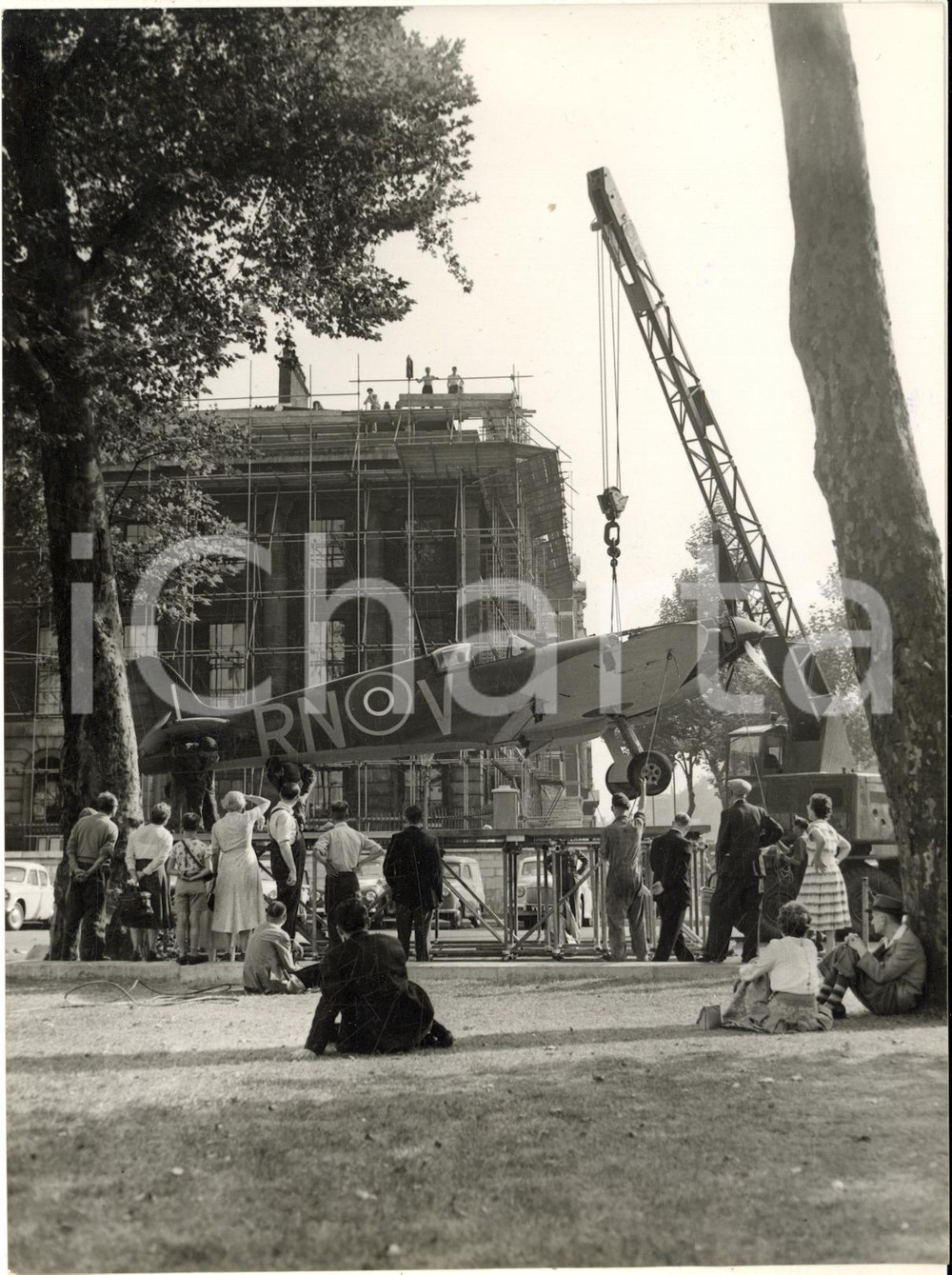 1959 LONDON Battle of Britain Week - Spitfire shown at the Air Ministry building