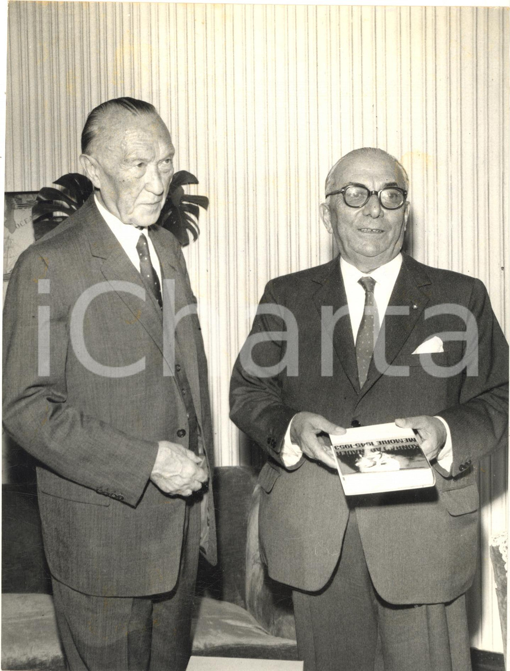 1966 MILANO Arnoldo MONDADORI Konrad ADENAUER alla presentazione di "Memorie"