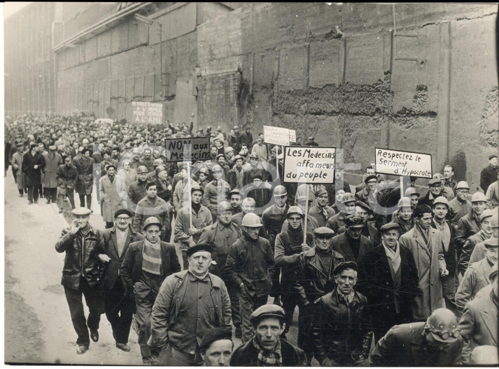 1964 BELGIO Protesta dei minatori contro lo sciopero dei medici - Foto 18x13 cm