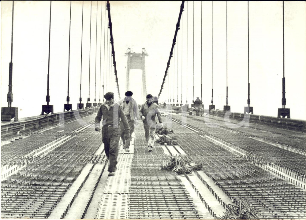 1959 PONT DE TANCARVILLE - Ouvriers pendant le revêtement de la chaussée *Photo