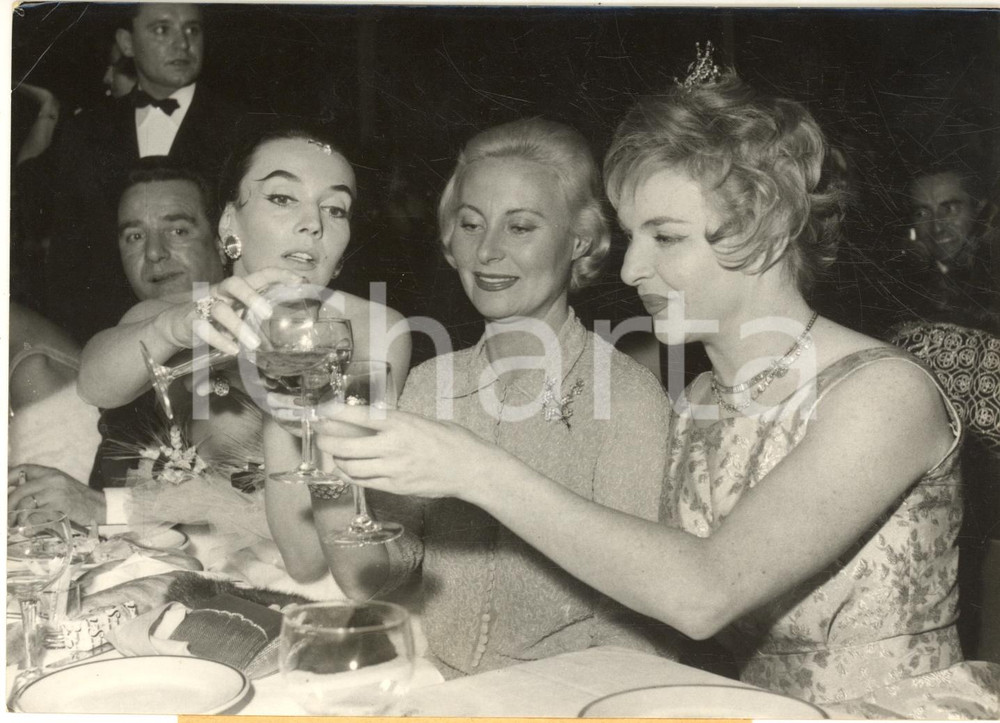 1957 PARIS LIDO Ludmilla TCHERINA Michèle MORGAN Line RENAUD à la première PHOTO