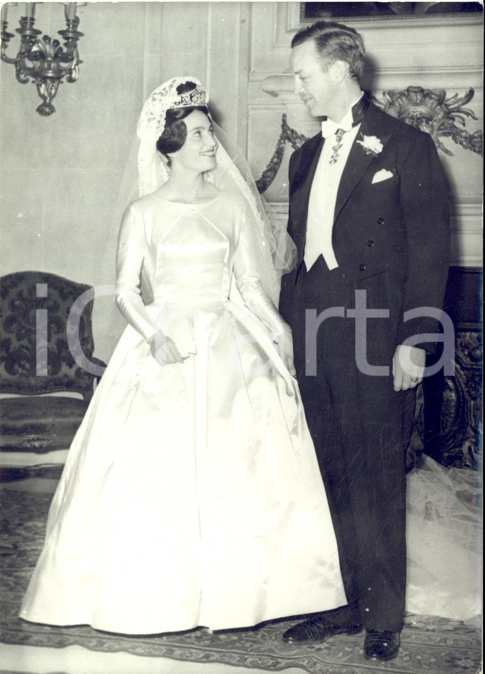 1960 PARIS Nozze Edouard LOBKOWICZ Francesca BORBONE-PARMA - Gli sposi al RITZ
