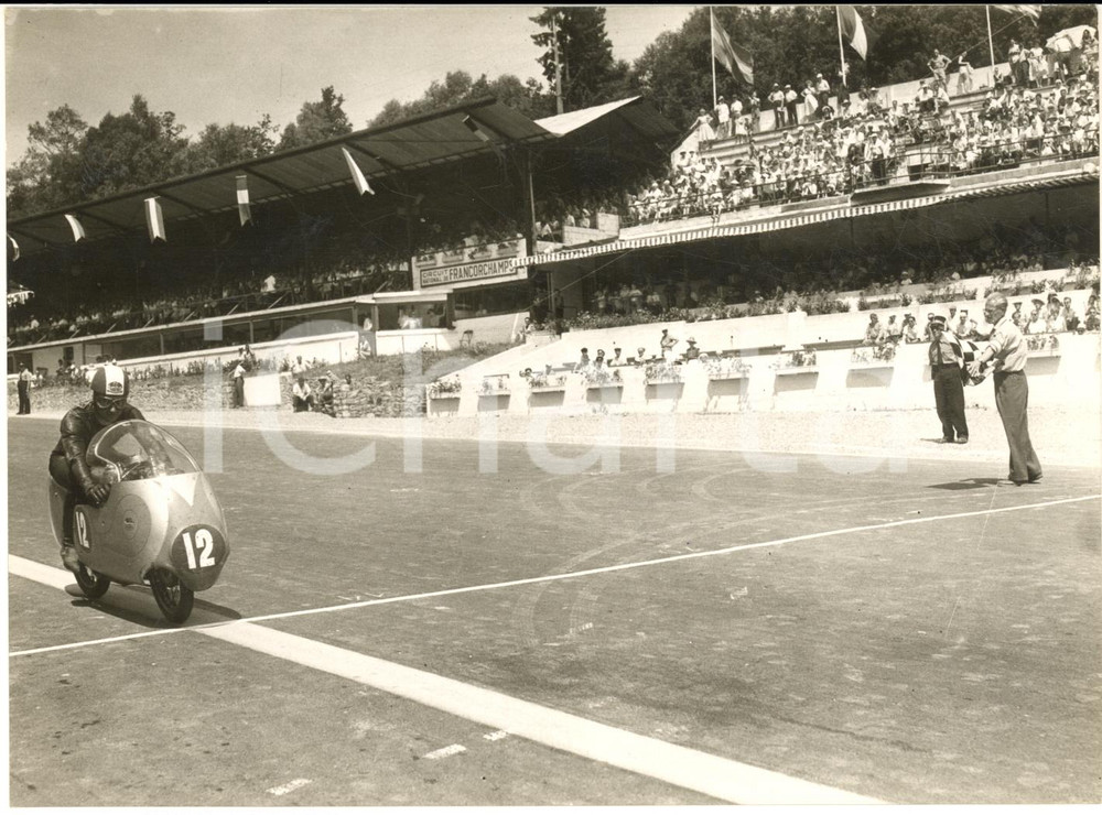 1957 FRANCORCHAMPS MOTOCICLISMO Arrivo vincitore Tarquinio PROVINI classe 125
