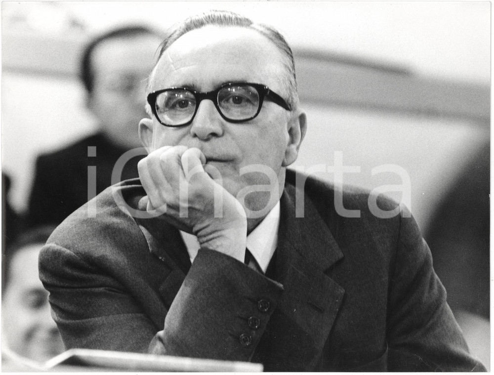 1967 MILANO  Congresso Nazionale DC - Mariano RUMOR - Foto DANNEGGIATA 24x18