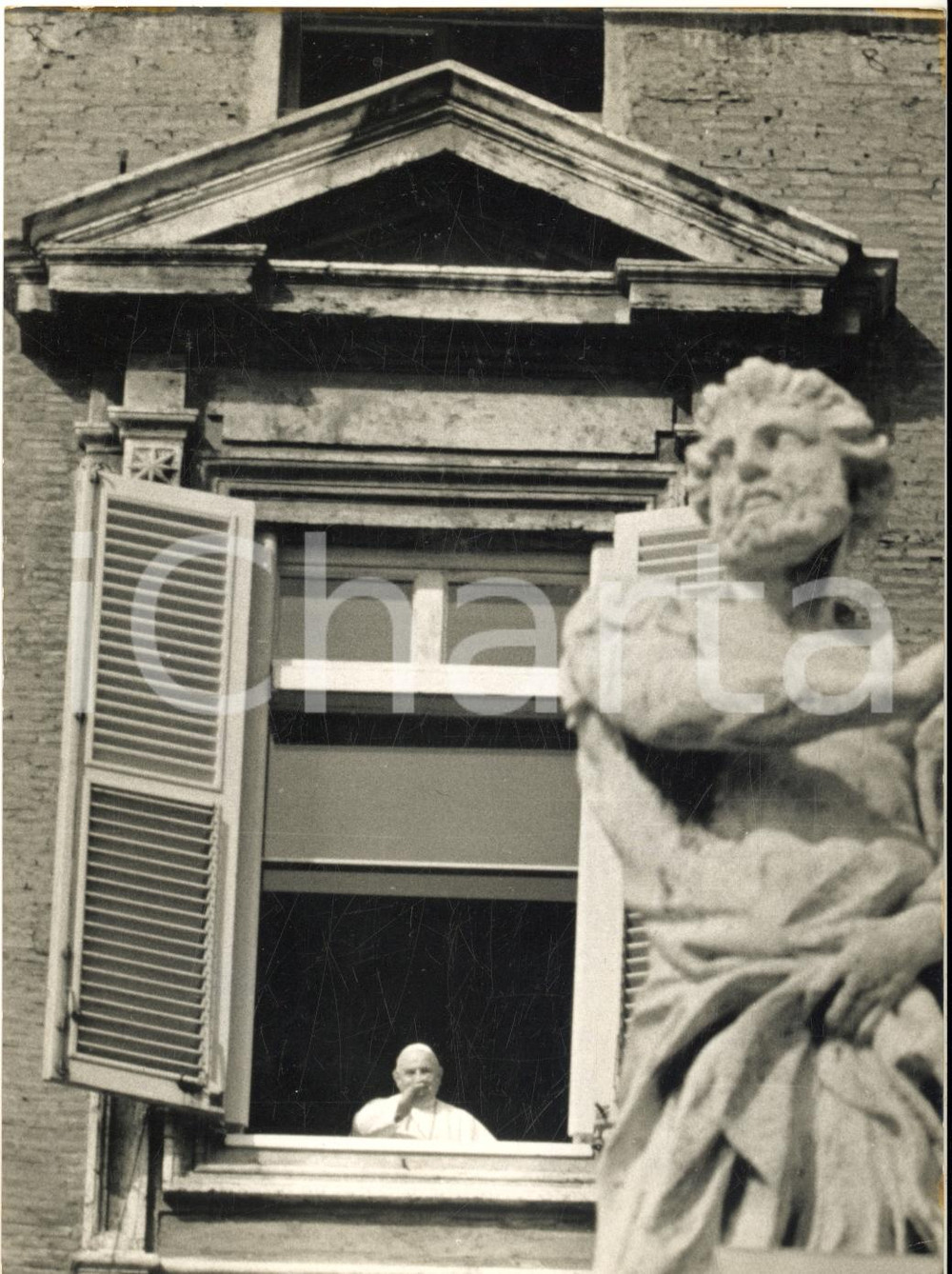 1960 ROMA Papa Giovanni XXIII benedice la folla in piazza San Pietro *Foto