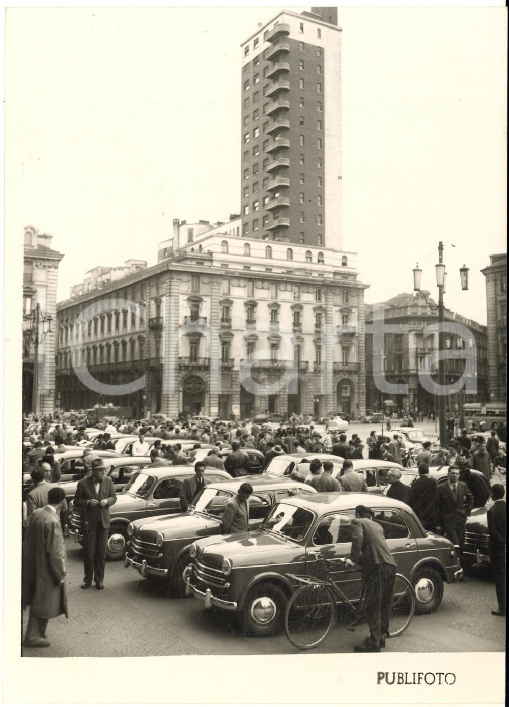 1953 TORINO Piazza Castello - Presentazione nuova FIAT 1100 *Foto 13x18