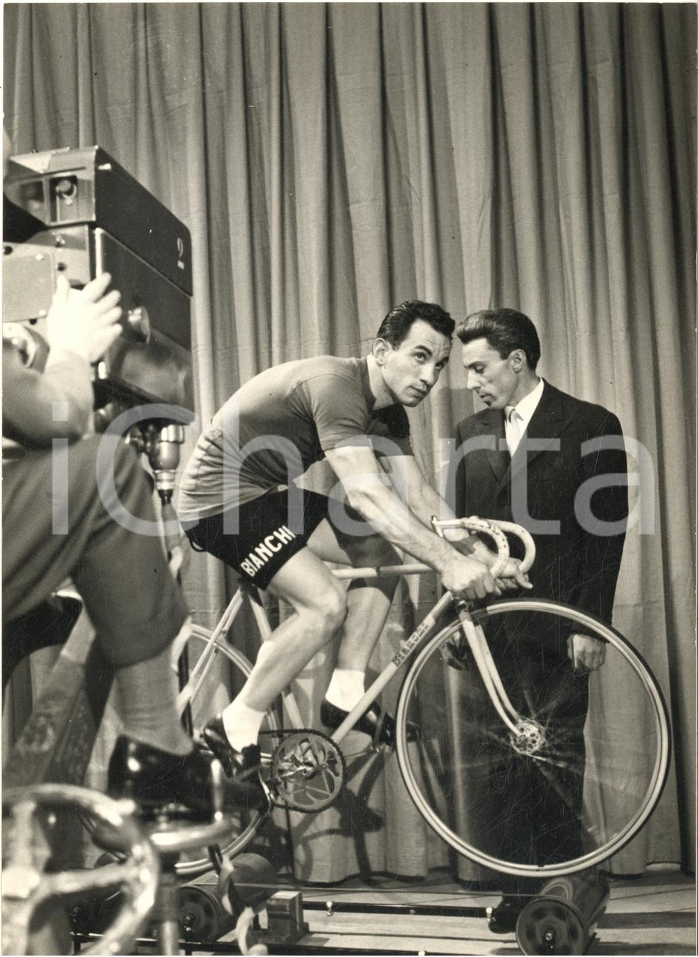 1957 RAI Telematch - Il braccio e la mente - Ciclista Nino DEFILIPPIS *Foto
