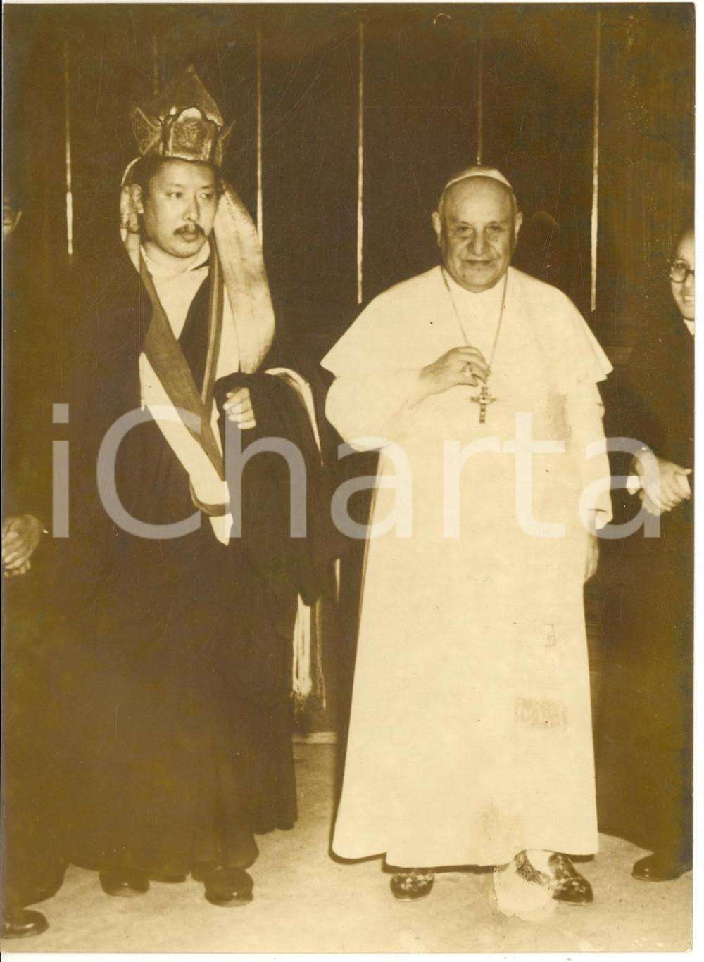 1959 ROMA Papa Giovanni XXIII riceve sacerdote tibetano in udienza privata *Foto