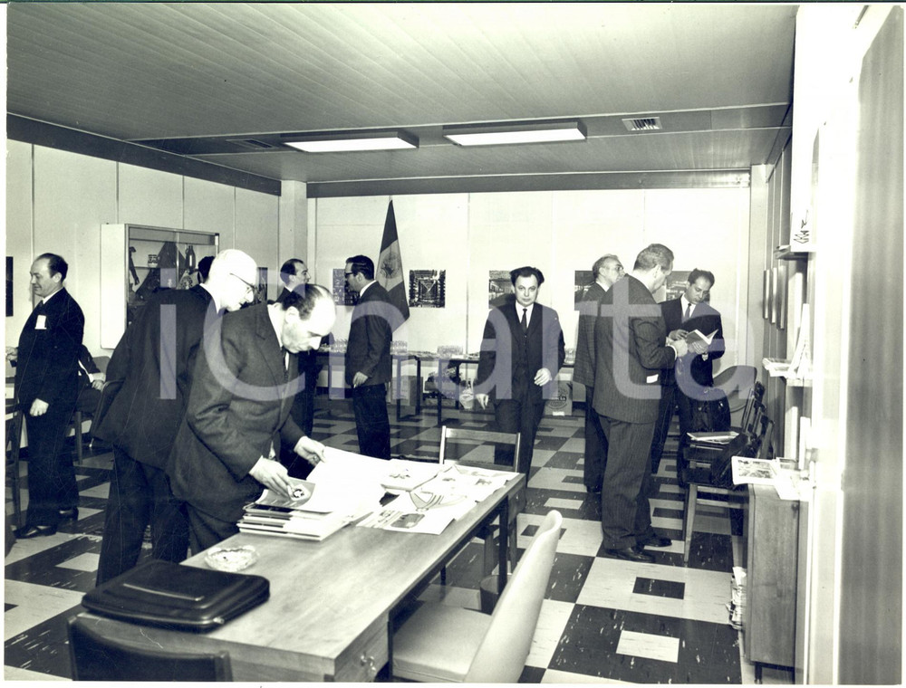 1968 MILANO Fiera Campionaria - Uffici Istituto Italo-Americano - Foto 24x18 cm