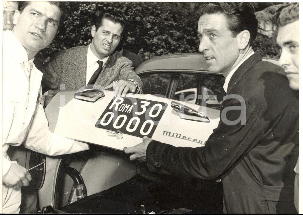 1957 ROMA Assegnazione targa 300.000 a FIAT 1100 *Foto 18x13 cm