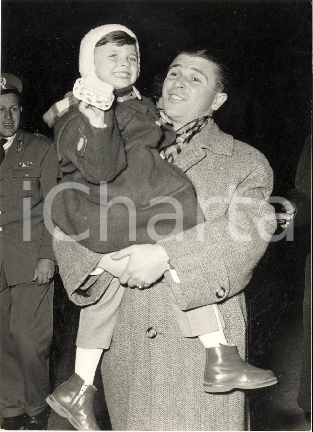 1956 MILANO CALCIO Arrivo di Ferenc PUSKAS con la figlia per INTER-HONVED *Foto
