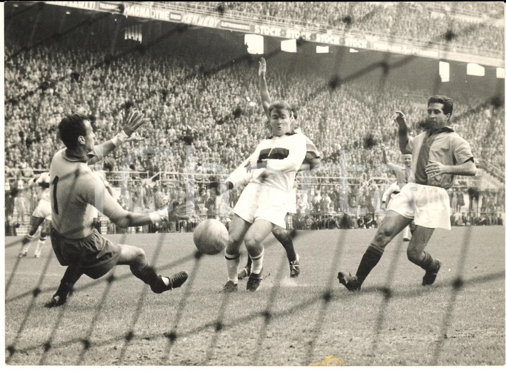 1960 CALCIO Serie A MILAN-CATANIA 3-0 - Goal di José ALTAFINI Foto 18x13 cm