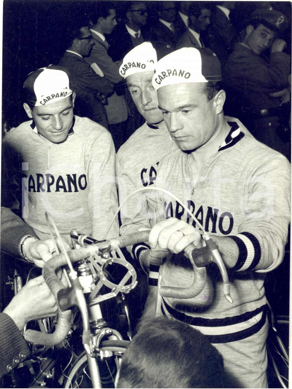 1958 MILANO CICLISMO Punzonatura GIRO D'ITALIA Fred DE BRUYNE Jan ADRIAENSSENS