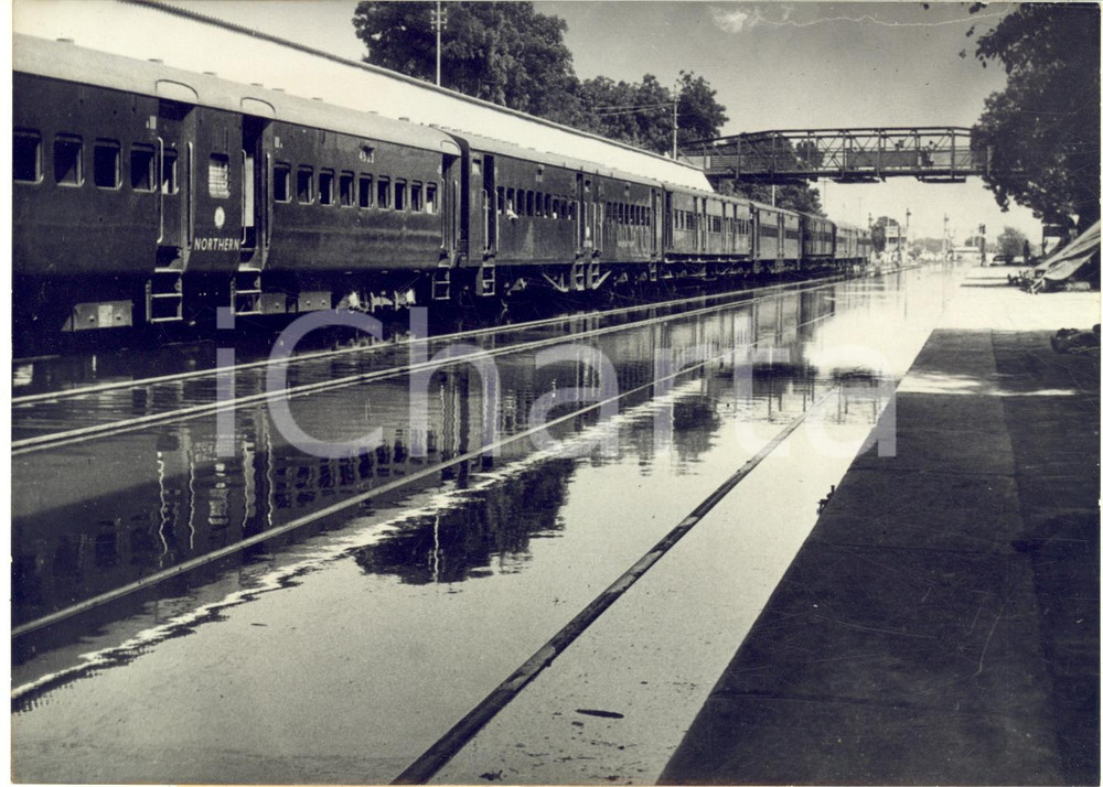 1960 ROHTAK (INDIA) La stazione ferroviaria dopo un'inondazione *Foto 18x13 cm