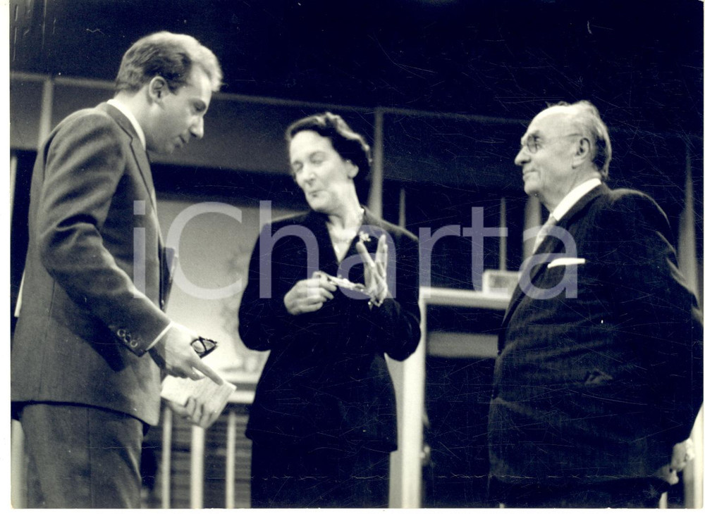 1958 SFIDA AL CAMPIONE Mike BONGIORNO con Teresa BALBIANO e Domenico COMINA *Foto
